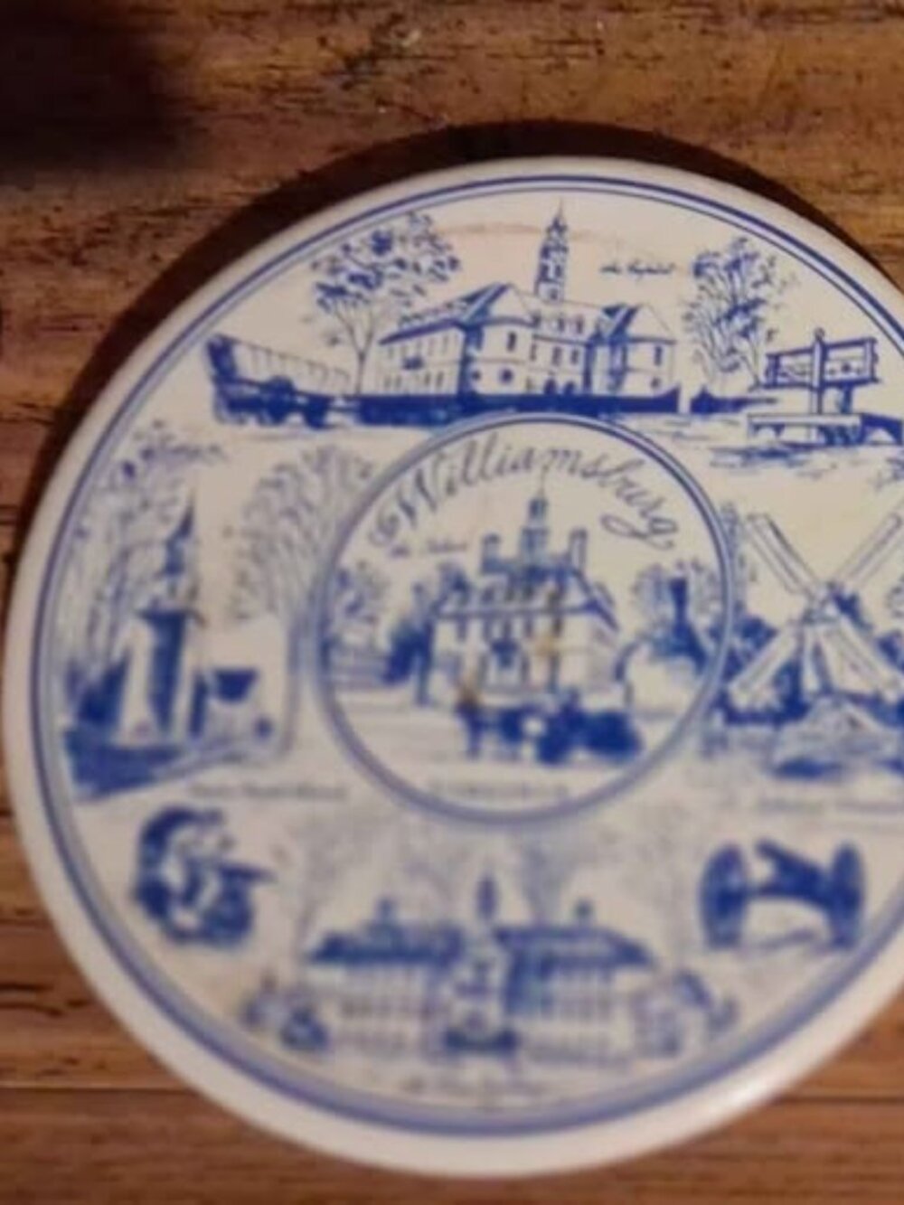 Vintage Williamburg Virginia Ceramic Coasters (Set of 2)